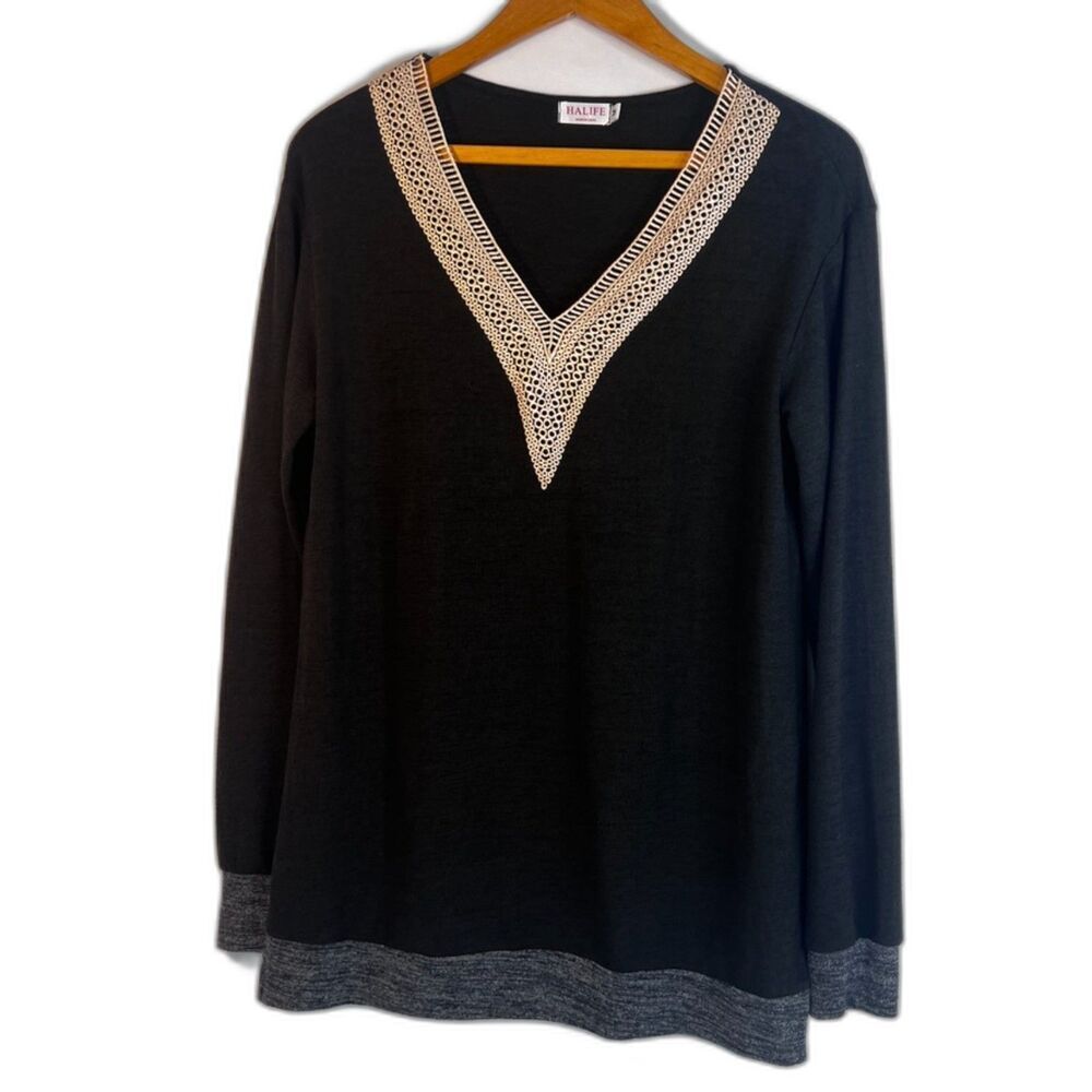 Halife Lace Vneck Lightweight Gray Sweater Neutral Feminine Size Medium Boho‎